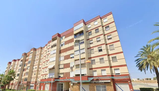 Se vende piso OKUPADO en Calle Riu Llobregat 18 de Tarragona - foto 2