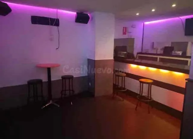 Precioso bar ubicado en el centro de la ciudad. - foto 4