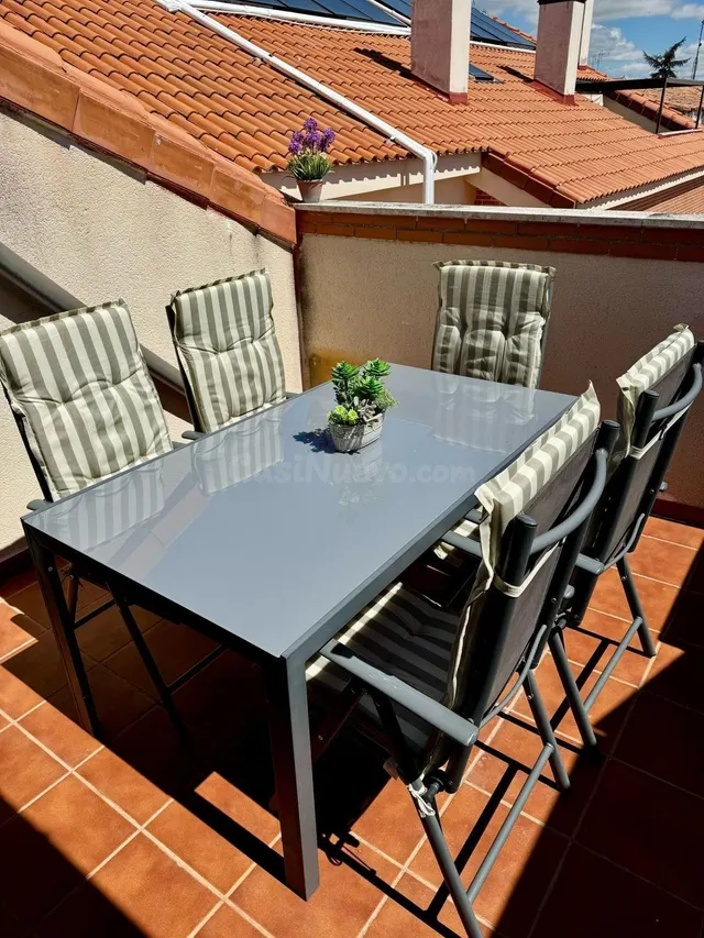PRECIOSO ATICO CON TERRAZA CON DOS PLAZAS DE GARAJE Y TRASTE - foto 5