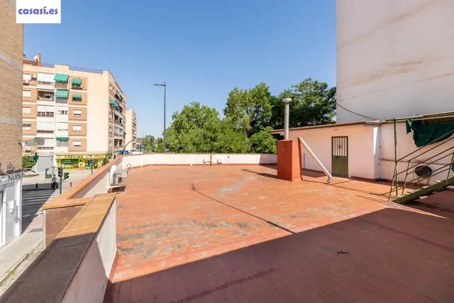Local + vivienda en Avda. Cadiz — 28