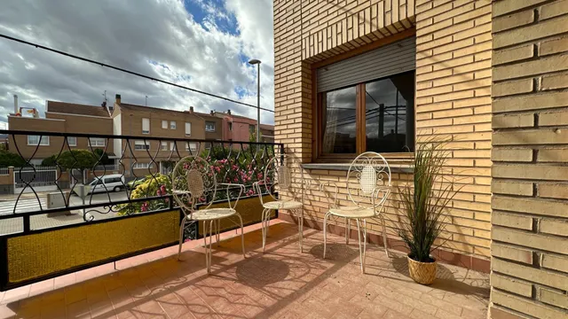 Casa independiente en la almunia de doña — 34