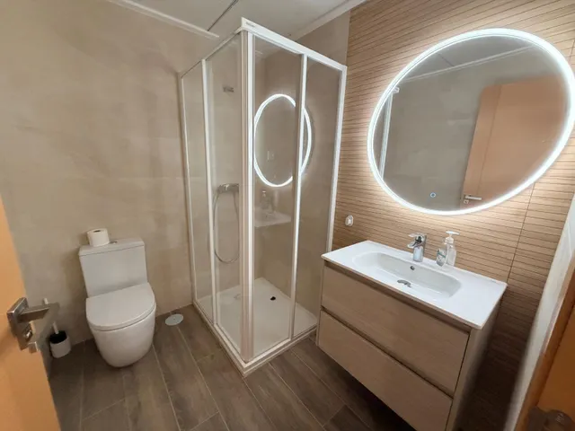 ¡Abre la puerta a tu nuevo hogar! Amplia terraza, garaje y totalmente amueblado — 29