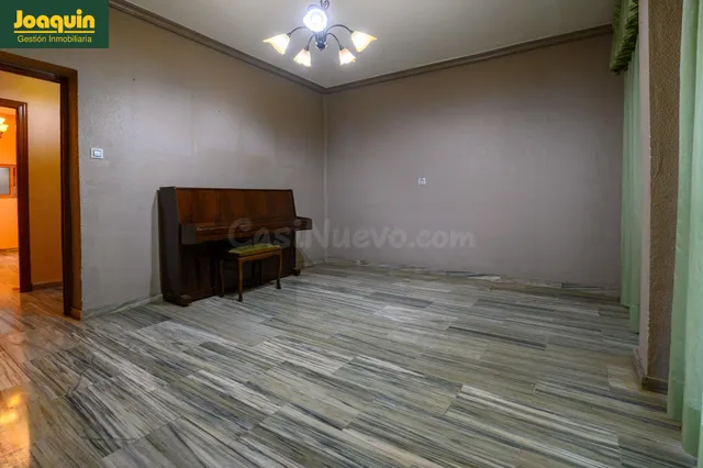 Piso con terraza a un paso del Centro y del Casco Histórico  - foto 3