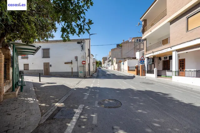 Local céntrico en la carretera de Granada-Gojar — 24