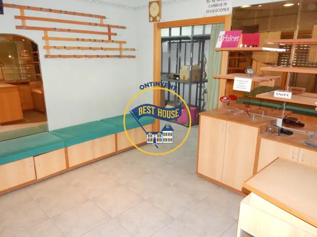 EXCELENTE LOCAL COMERCIAL POR TAMAÑO Y UBICACIÓN EN ONTINYENT. — 14