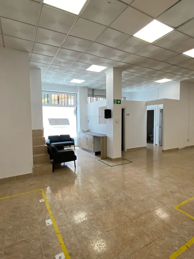 Local comercial 368m² en venta - La Princesa-Huelin — 11