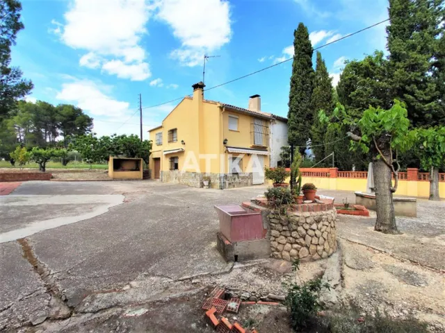 CASA DE CAMPO MUY CERCA DEL CASCO URBANO — 5