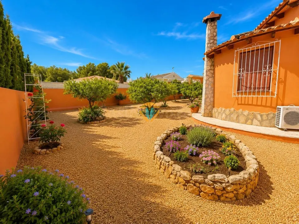 Encantador Chalet en Colonia Escandinavia, Alfaz del Pi