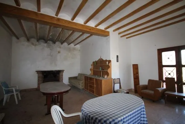 IMPRESIONANTE FINCA DE 30 HECTÁREAS CON TERRENO CULTIVABLE Y VISTAS PANORÁMICAS A VILLENA — 11