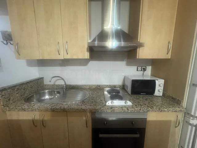 SE ALQUILA PISO PARA LARGA TEMPORADA — 2