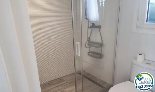 Bonita casa con piscina y apartamento para invitados y piscina. — 15