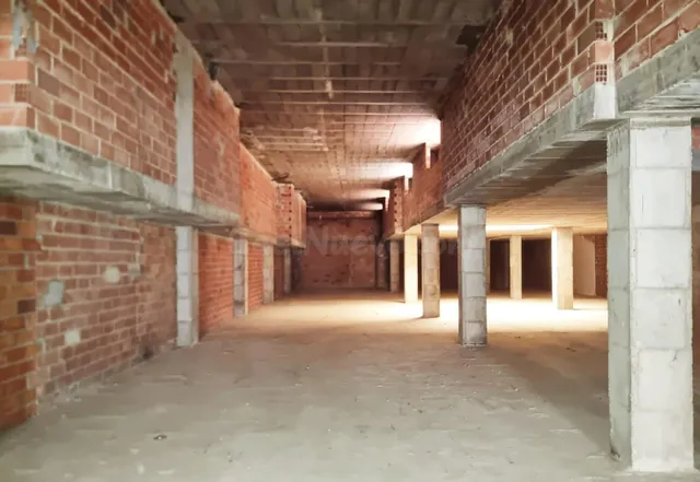 LOCAL DE MÁS DE 1.000 m2 EN VILA-REAL - foto 2