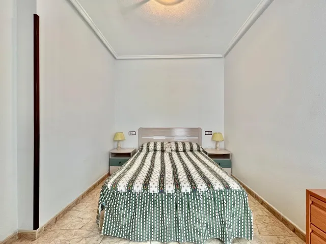 IMPECABLE VIVIENDA DE 2 habitaciones + PARKING EN PLENA AVENIDA DE LAS HABANERAS, A TAN SOLO 450m DE LA PLAYA — 35