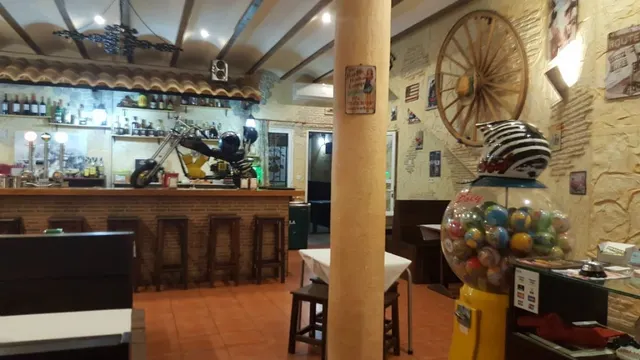 SE ALQUILA NEGOCIO — 6