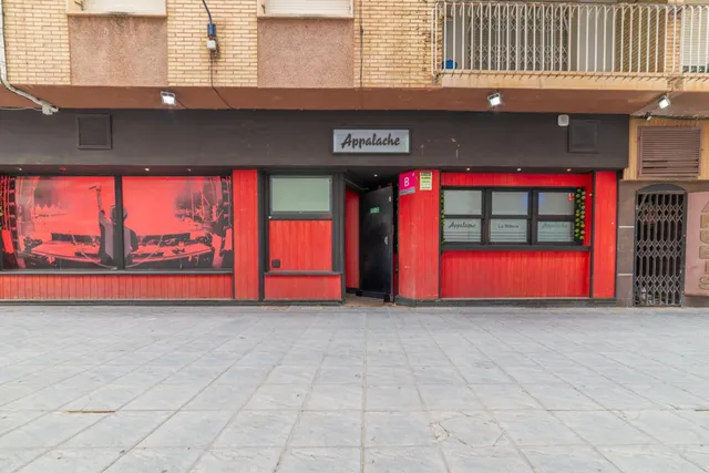 Local comercial 124m² en venta - Centro — 13