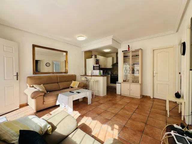 Encantador adosado con terraza y piscina comunitaria — 4