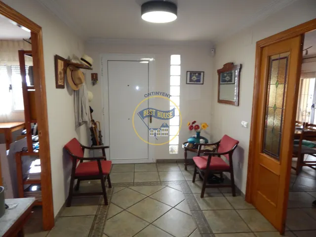 CHALET CON PISCINA Y VISTAS PRIVILEGIADAS. — 43