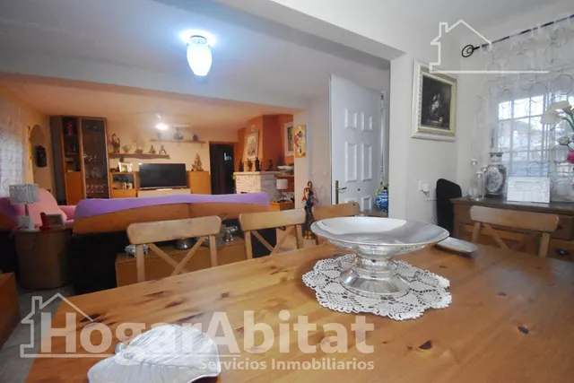 ¡Encantador Chalet! Muy amplio y sofisticado, con gran garaje, terraza, jardín y parcela — 36