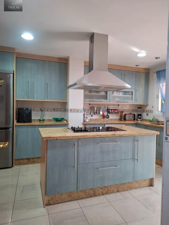 Fantástico chalet en villa argaz, junto al cc serrallo plaza — 39