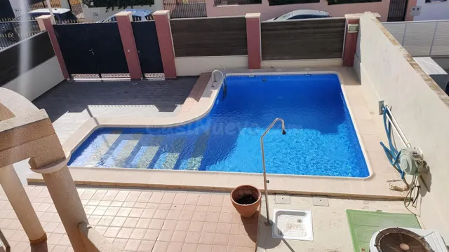 VILLA INDEPENDIENTE CON PISCINA PRIVADA, 3 DORMITORIOS Y SOL - foto 3