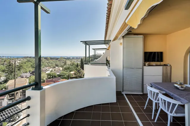 Apartamento en 4a Planta con vistas al mar y montaña en Señorío de Aloha — 13