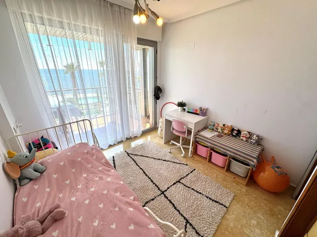 Apartamento moderno y espacioso en primera línea de mar junto a Playa del Cura. ¡3 dormitorios, 2 baños, balcón con vistas al mar (sureste) y piscina comunitaria! — 23