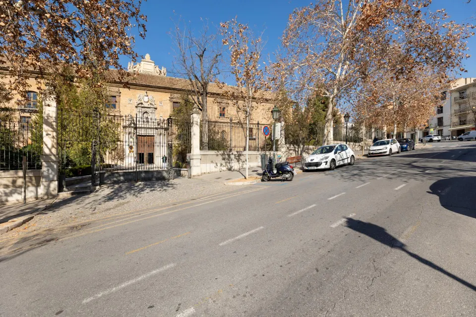 ☀️ Luz, balcón y ubicación: una oportunidad única en Acera de San Ildefonso