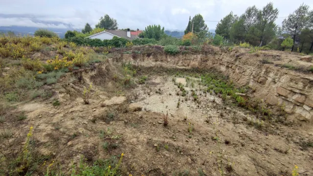 TERRENO SEMIPLANO EN VENTA EN LA URBANIZACIÓN DE RIVER PARK DEL PONT DE VILOMARA. — 6