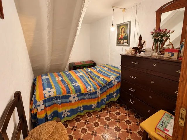 Casa de pueblo para reformar en una de las zonas más demandadas — 7