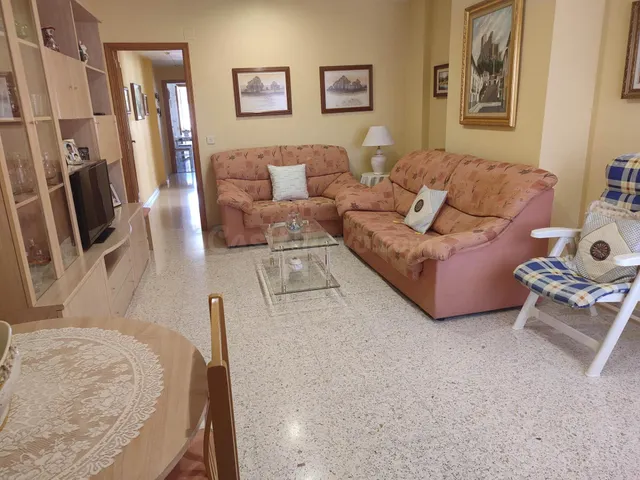 ÁTICO CON 4 DORMITORIOS MUY CENTRICO CON GARAJE Y TRASTERO - foto 4
