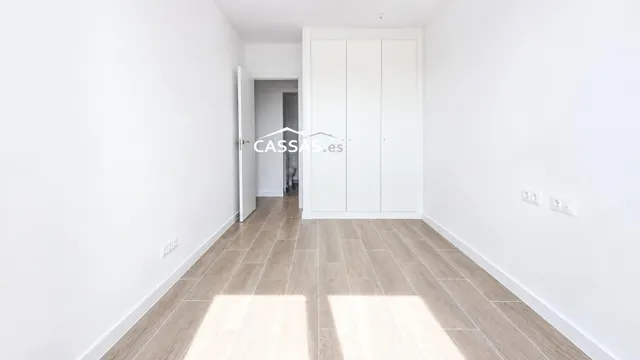 ALOVERA - Obra nueva. Ático con terraza de 10 m2, 3 habitaciones, 3 baños, 2 plazas de garaje, Trastero y piscina. — 50