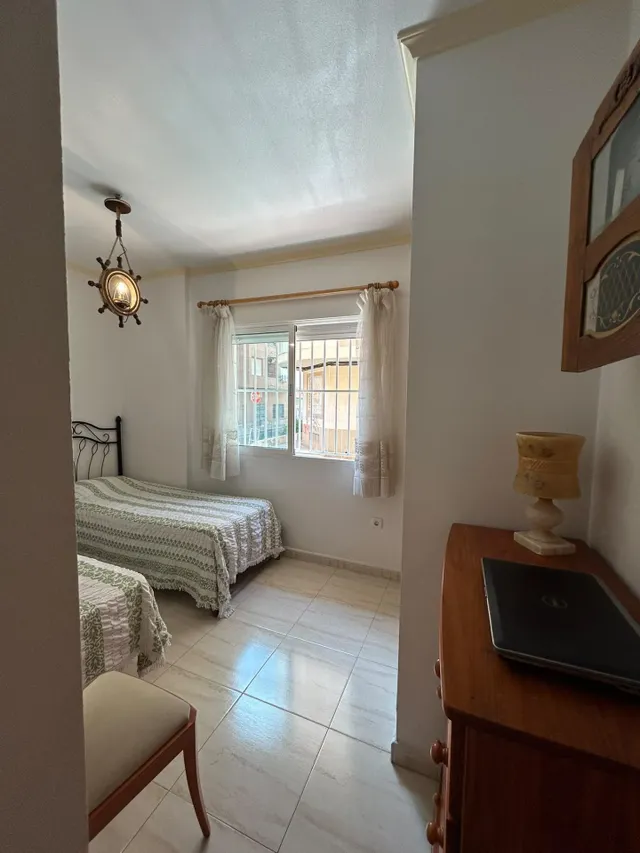 Apartamento cerca del mar, Alicante, Torrevieja. 2 habitaciones, 73 m2, 200 metros del mar — 24