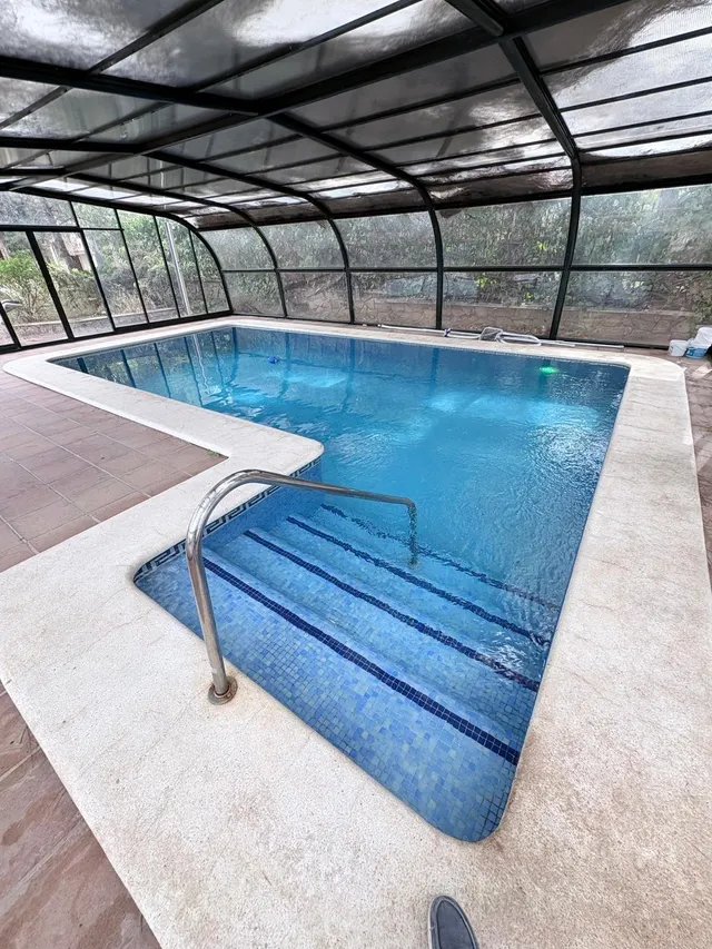 Chalet exclusivo con piscina cubierta de cristal y más de 300 m2 en urbanización Los Teatinos — 18