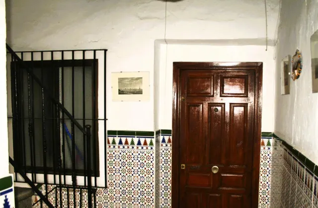 CASA DE VECINOS CON 8 APARTAMENTOS — 11