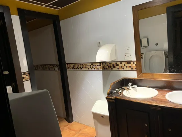 LOCALES COMERCIALES PARA NEGOCIO EN PLAYA DE BARÀ — 7