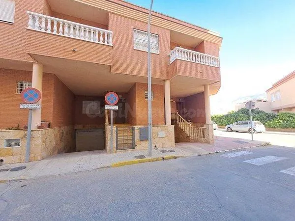 Amplia Casa Dúplex en El Ejido - Oportunidad Única a €211,00
