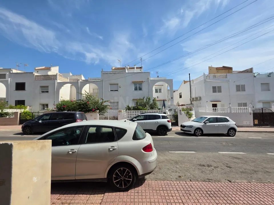 Magnifica vivienda para reformar, buena ocasion para invertir