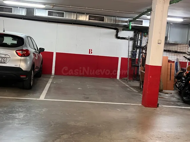 Plaza de parquing amplia y con muy buen acceso — 4