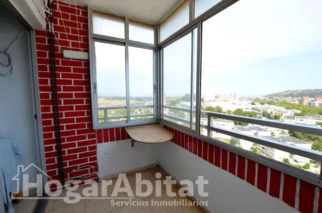 ¡vistas al mar! alto, amplio y exterior en urbanización con parking y piscina — 13
