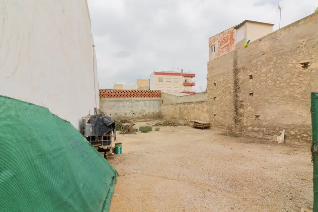 AMPLIO TERRENO URBANO EN SAN BARTOLOMÉ (ORIHUELA). — 4