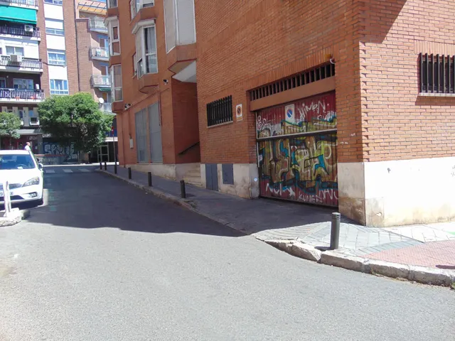 PLAZA DE GARAJE EN VENTA CALLE ALUSTANTE PROSPERIDAD — 11