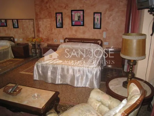 VENTA DE MOTEL EN ASPE DE 32 HABITACIONES, PRECIO NEGOCIABLE — 20