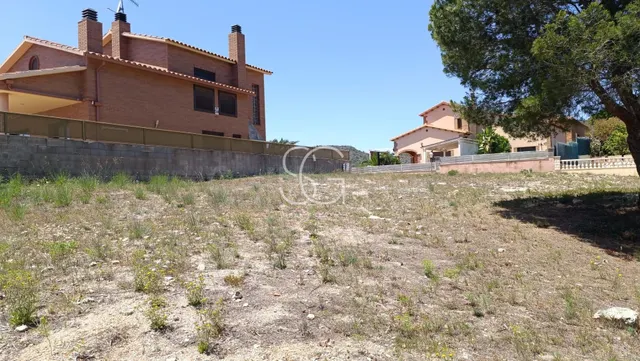 Venta de Terreno de 447 m2 en la Urbanización La Martorella,