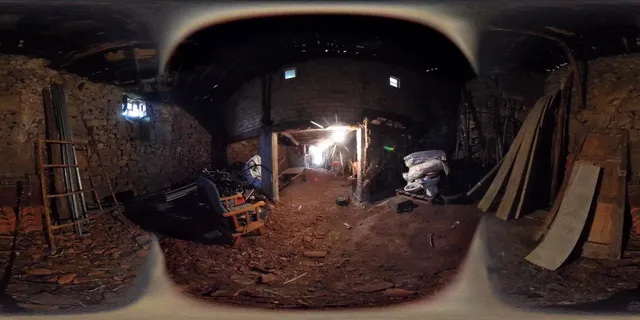 CASA de piedra, con patio cerrado. A 1 km. AYTO. ESGOS — 32