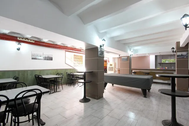 AMPLIO LOCAL EN ST ANDREU DE LA BARCA — 4