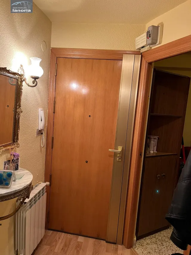 Grupo la Noria Vende Piso de 3 Dormitorios, 1 Baño y Trastero en Zona Industria. — 14