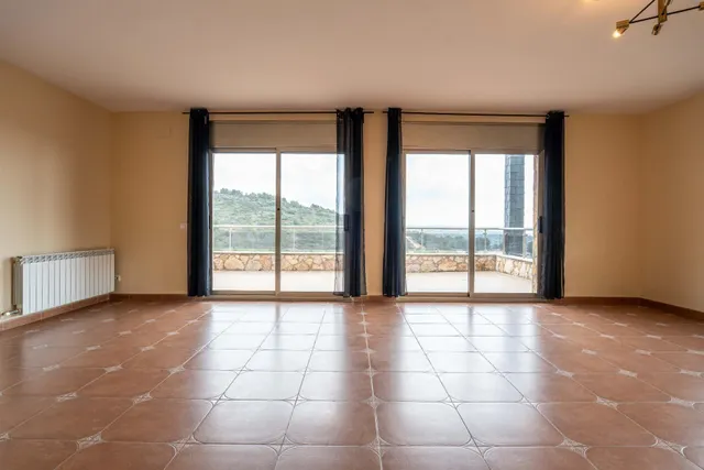Casa con piscina y vistas a la montaña en Mas Borràs — 7