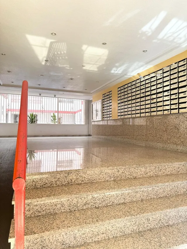 Apartamento de 2 dormitorios  Reformado con licencia turística, piscina  en el Centro de Torrevieja — 23