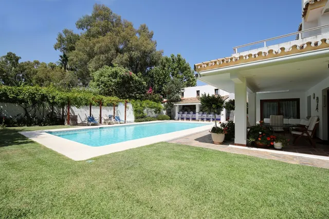 Chalet 5 habitaciones 698m² en venta - Costa Del Sol - foto 4