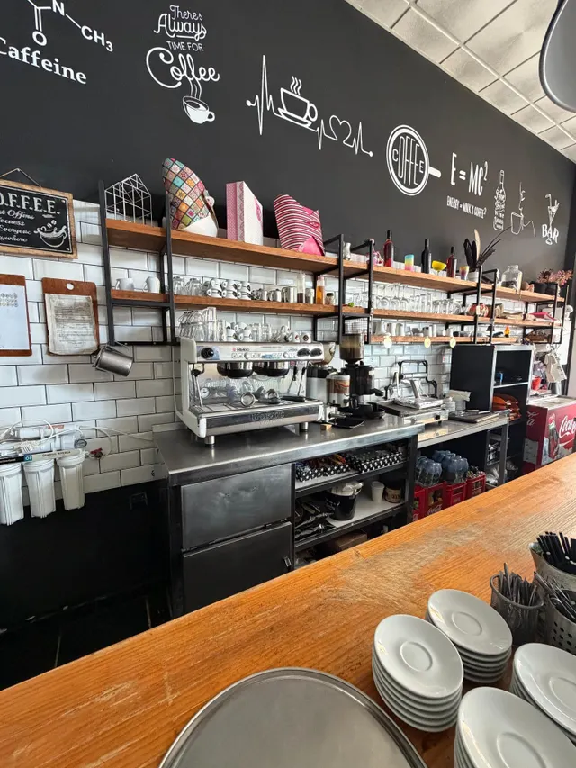 Bar-cafetería con obrador de panadería y pastelería en traspaso en la camella, Arona — 14